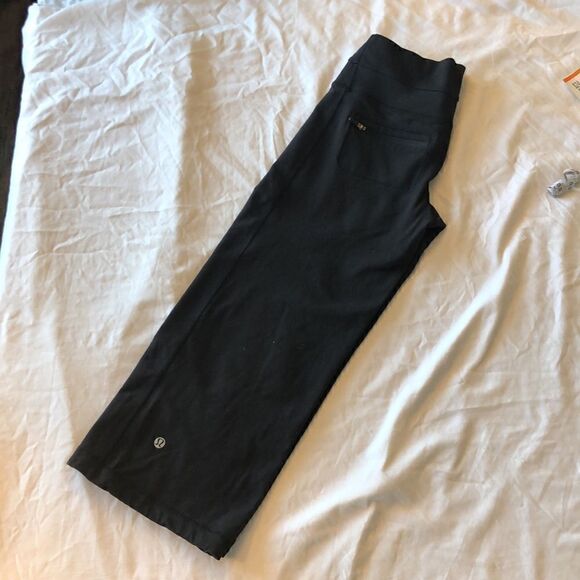 ✨Lululemon Astro crop 043   - Picture 3 of 6